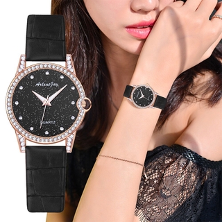Đồng hồ dây da mặt đính đá sang trọng dành cho nữ