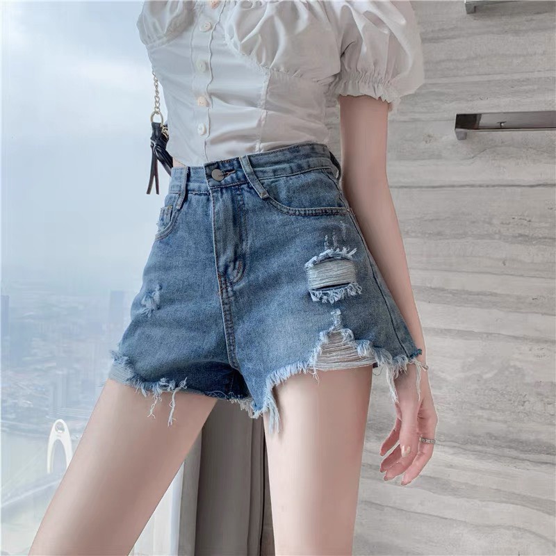 Quần short jean nữ BigSize lưng cao trên rốn, co dãn mạnh, tua lai, màu xanh nhạt rách kiểu dành cho người mập 3451 MLJ