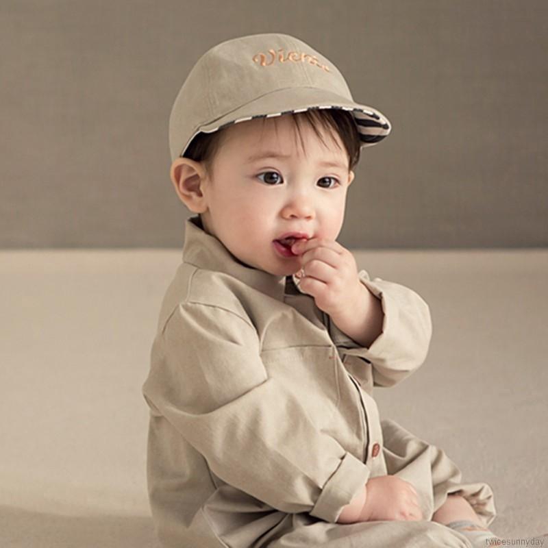 Nón kết phối họa tiết sọc dễ thương cho bé