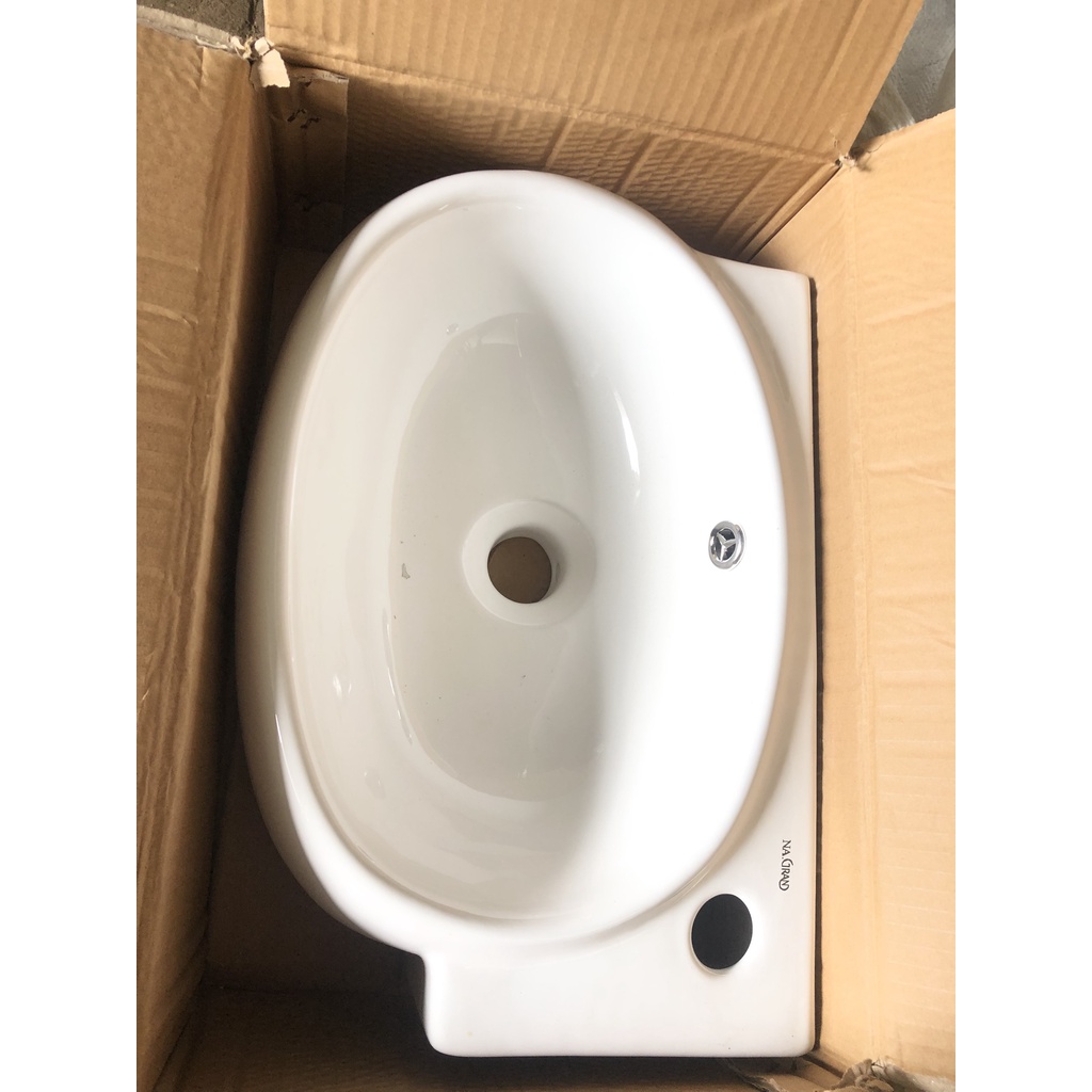 Chậu rửa mặt lavabo góc treo tường 422NA thương hiệu NA.GRAND, men NANO trắng sáng chống ố chống bám bẩn