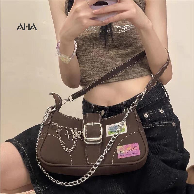 Túi xách AHA official phối dây xích sắt cá tính ngọt ngào cho nữ