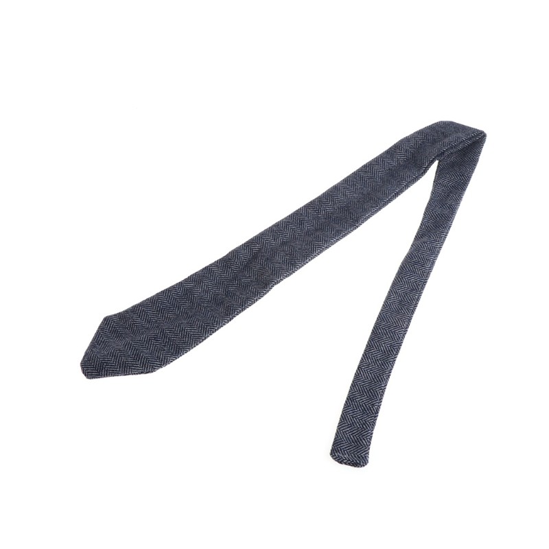 Bộ trang phục gồm quần ngắn/mũ/cà vạt dài và kính cho bé trai