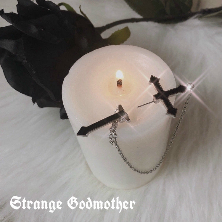 Khuyên tai mặt hình thánh giá phong cách hiphop cá tính độc đáo