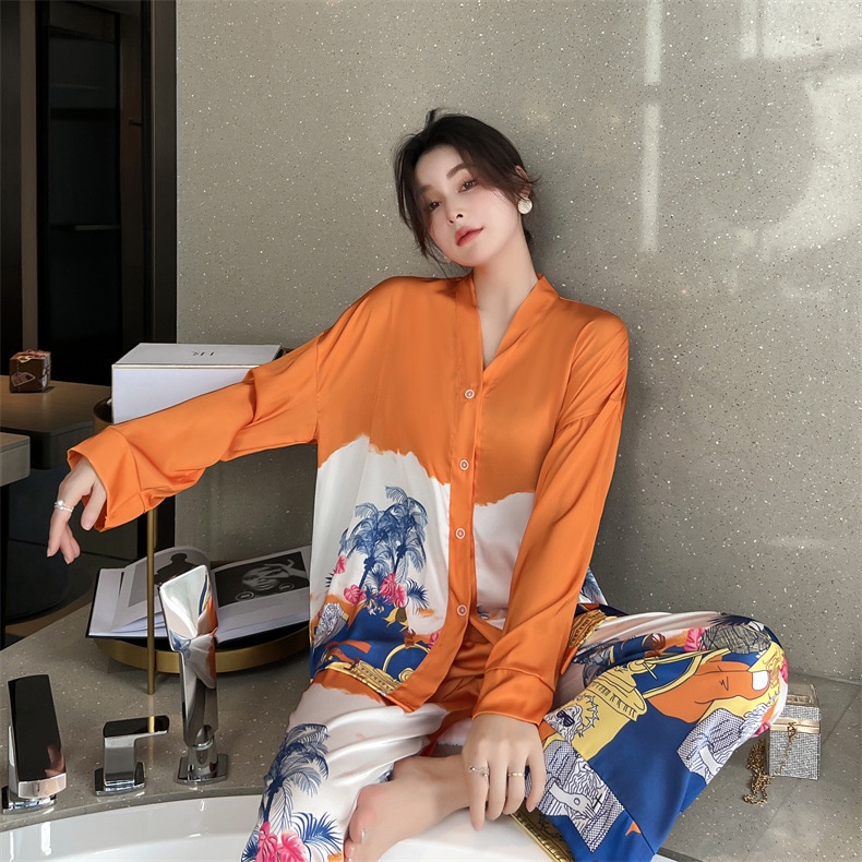 Bộ đồ ngủ tay dài thoải mái in họa tiết thời trang