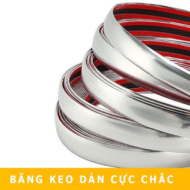 Nẹp trang trí chân viền kính ô tô mạ Crom cao cấp.