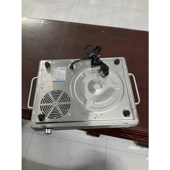 Bếp hồng ngoại Sunhouse SHD6017 không kén nồi - Hàng trưng bày