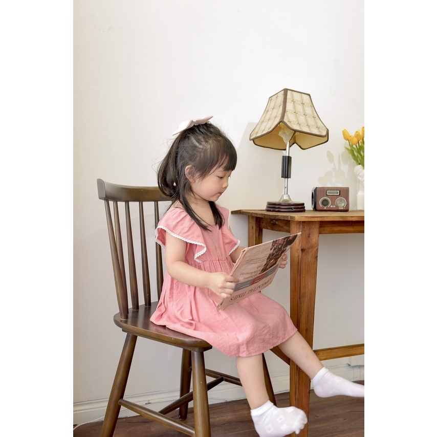 Váy Đầm bé Gái chất Đũi Xước Thắt Nơ Sau vai nhún bèo tiểu thư