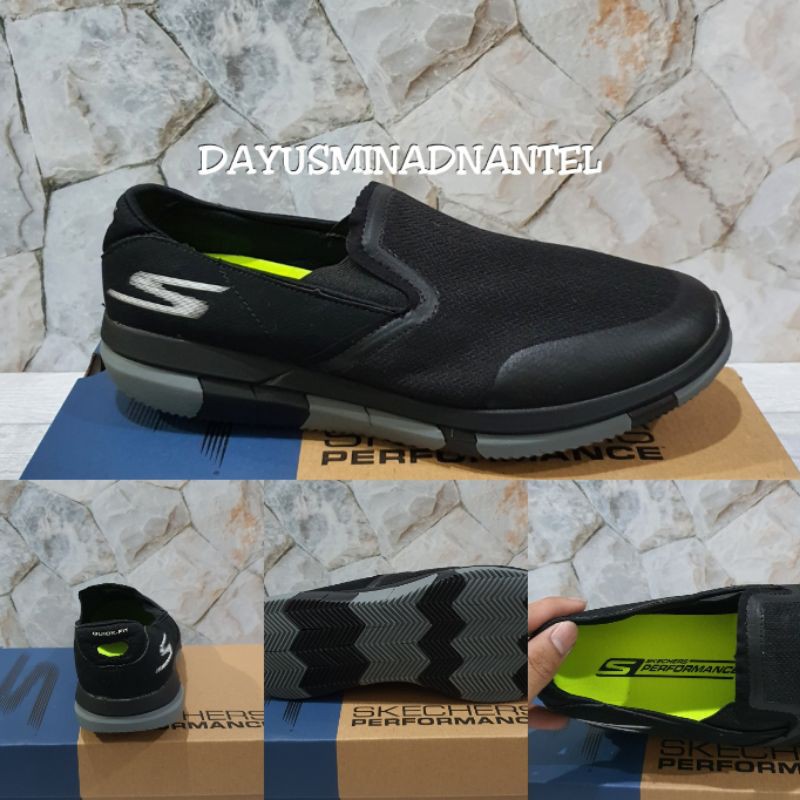 Skechers Áo Thun In Hình Goflex Walk / Skechers Cá Tính Cho Nam