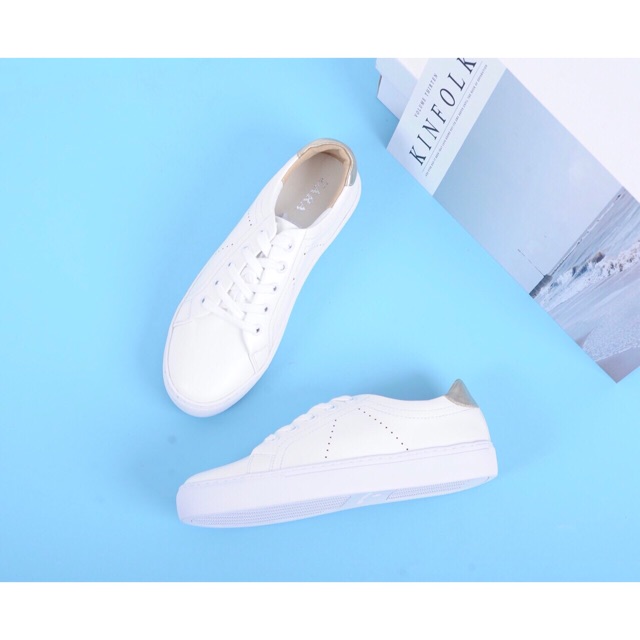 Giầy sneaker