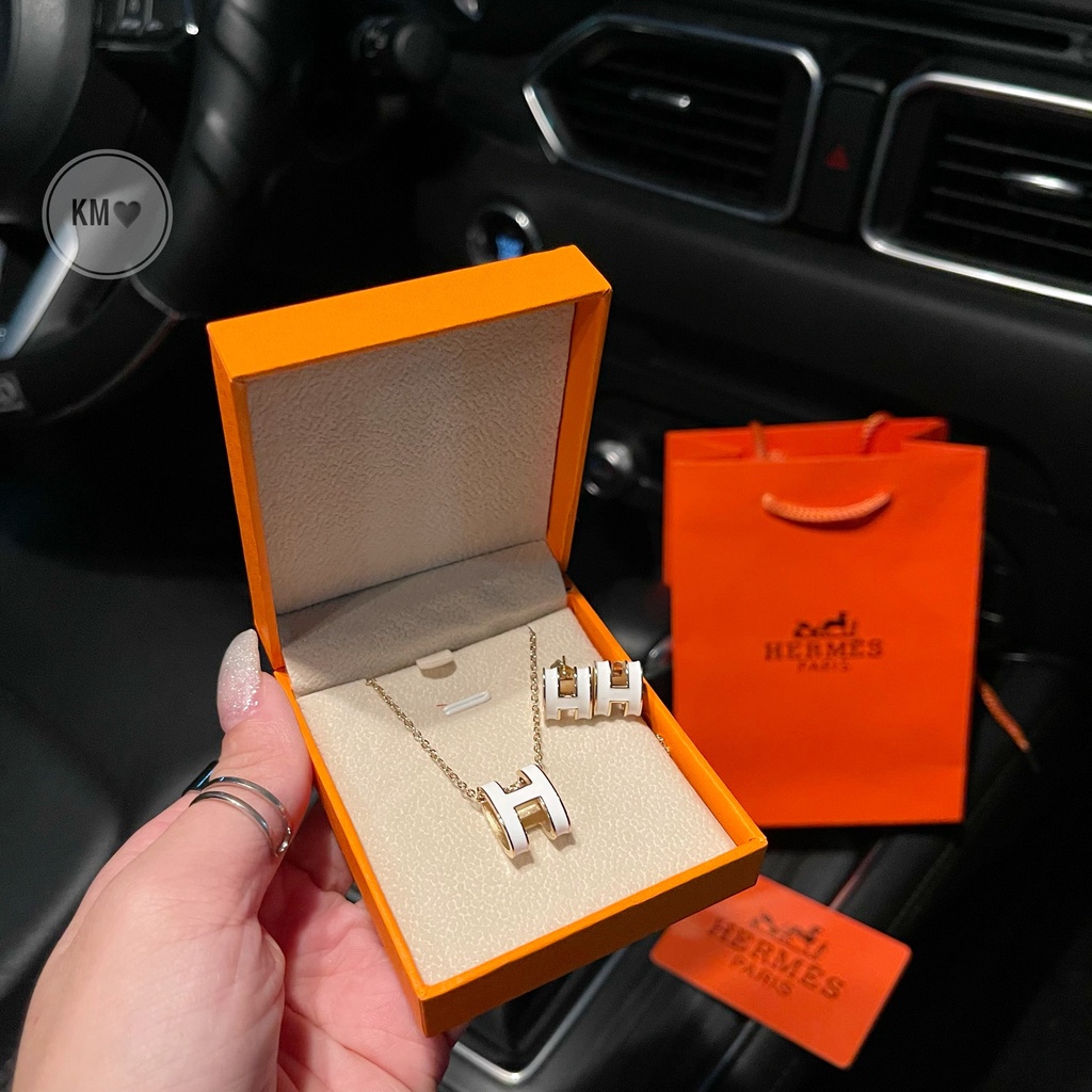 Set vòng cổ + khuyên tai chữ H  titan cao cấp,sang trọng quí phái
