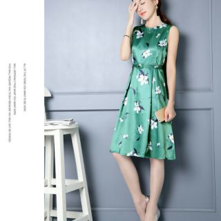 Đầm hoa lụa satin trẻ trung