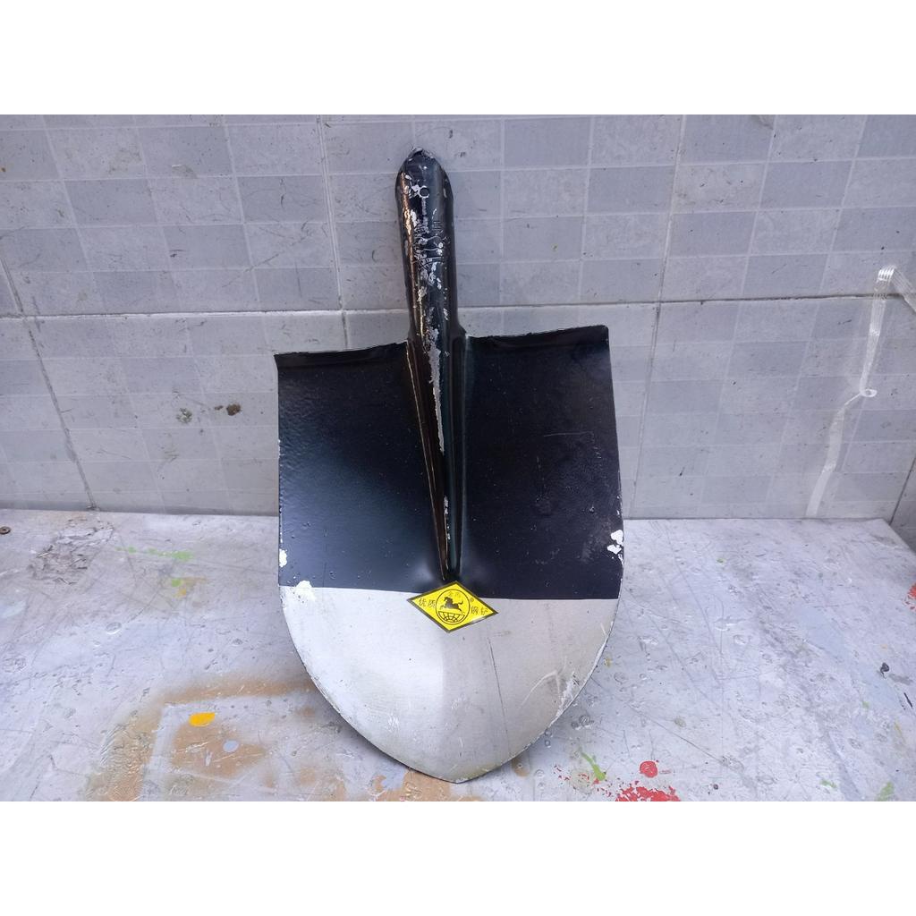 Lưỡi Xẻng Xúc Đất Làm Vườn