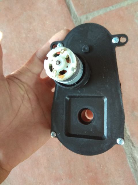 Động cơ lái xe oto điện trẻ em loại có lỗ