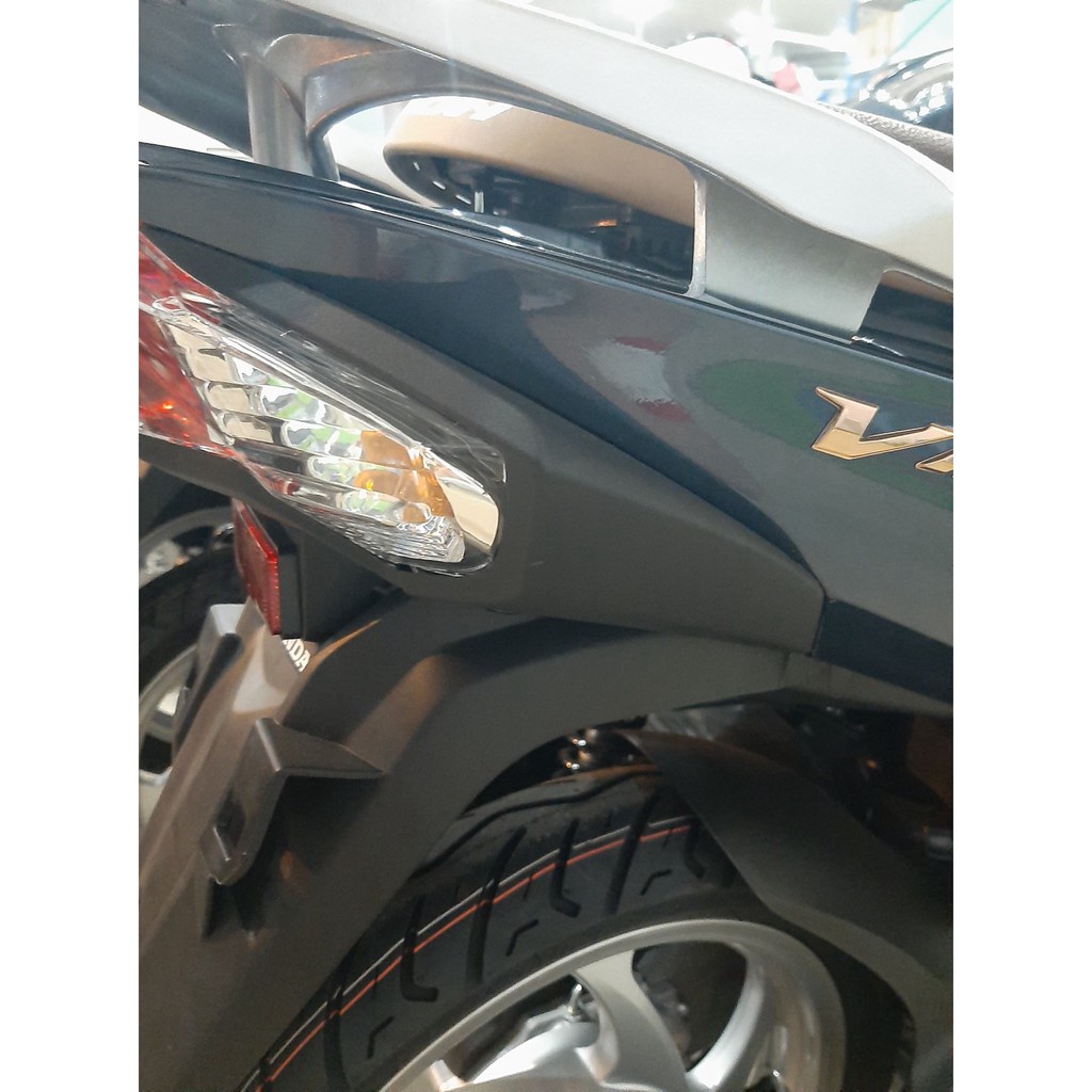BỘ NẮP NGOÀI ĐÈN HẬU SAU TRÁI PHẢI ĐEN CHO XE VISION 2014-2020 , CHÍNH HIỆU HONDA MOTOR VN