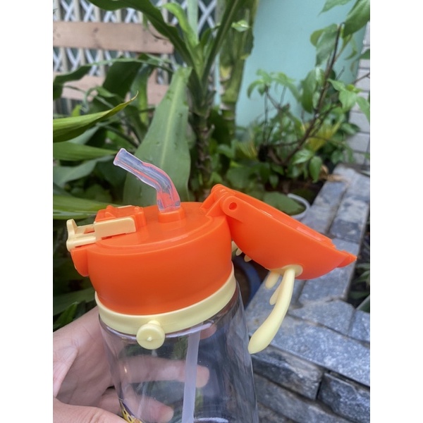 Bình nước 500ML có ống hút và dây đeo cho bé (MÀU NGẪU NHIÊN)