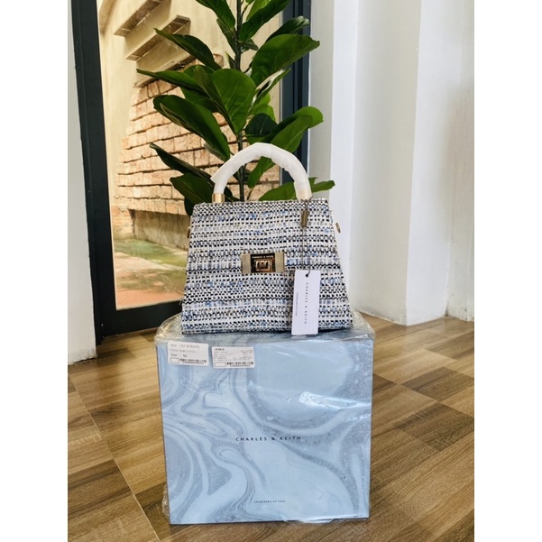 Túi CNK Padlock Trapeze bag