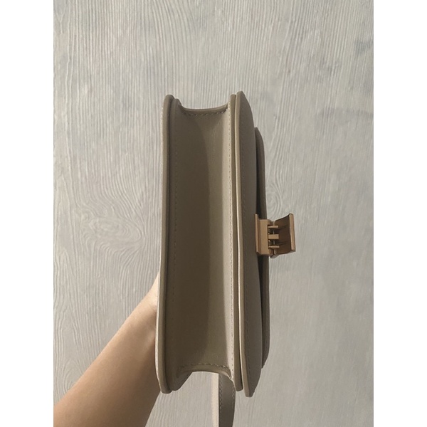 Thanh lí túi xách màu Almond siêu hot size 19