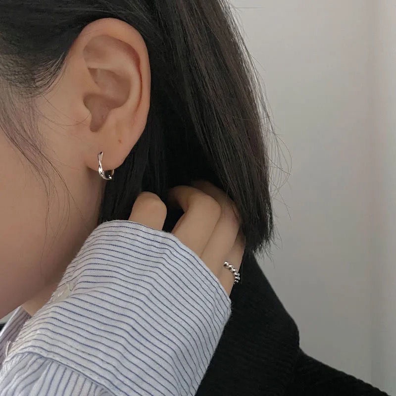 Đôi bông tai tròn thiết kế xoắn đường kính 1.2cm phong cách Hàn Quốc thời trang cho nữ