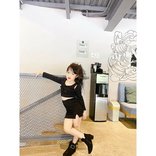 Đầm body bé gái