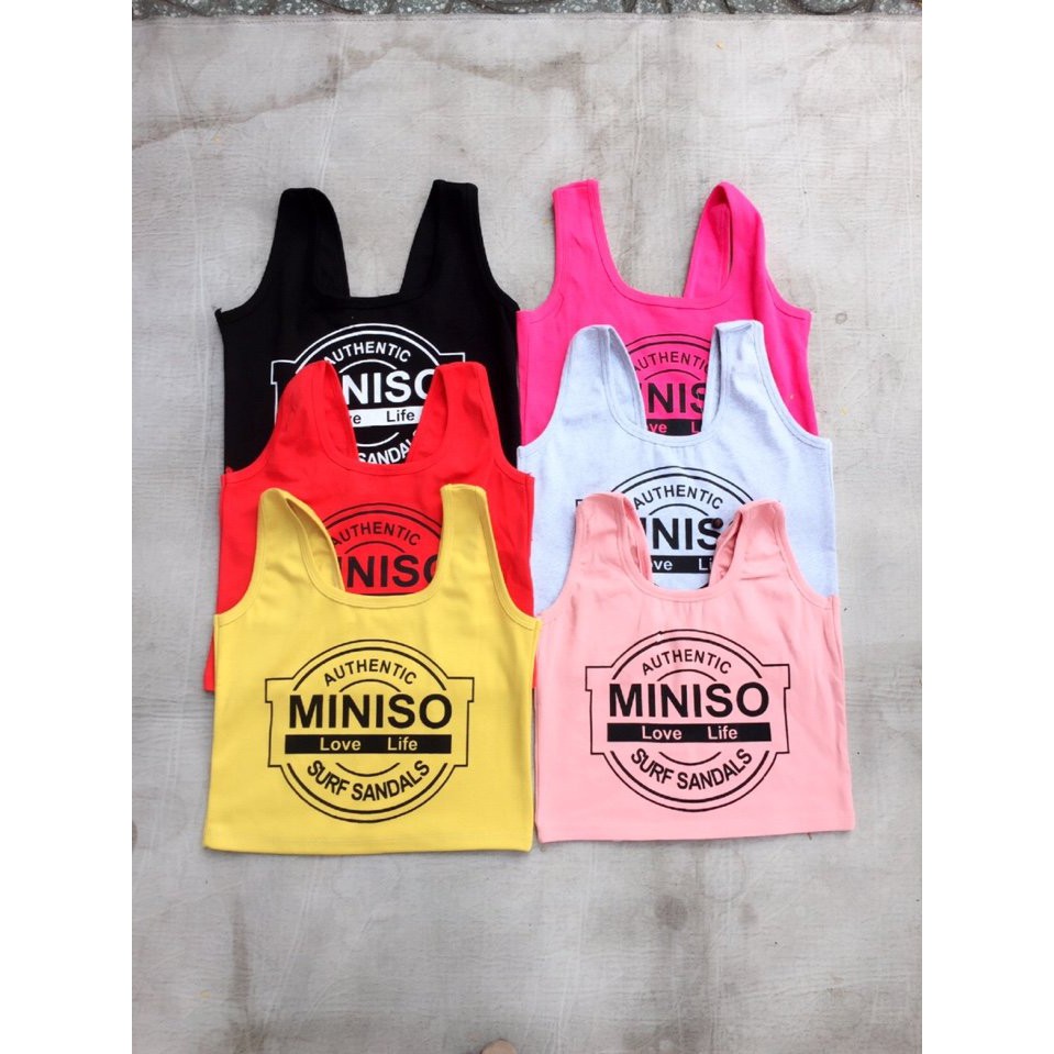 Áo croptop Gymme sát nách viền in minisso