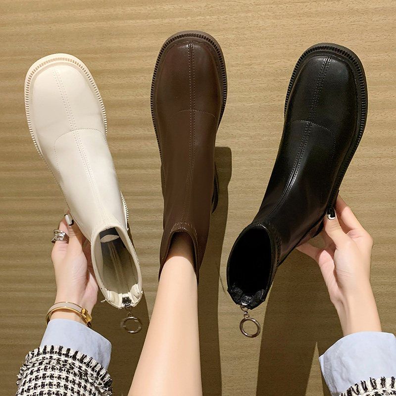 Giày Boot Cổ Ngắn Mũi Vuông Đế Bằng Màu Nâu Phong Cách Mới