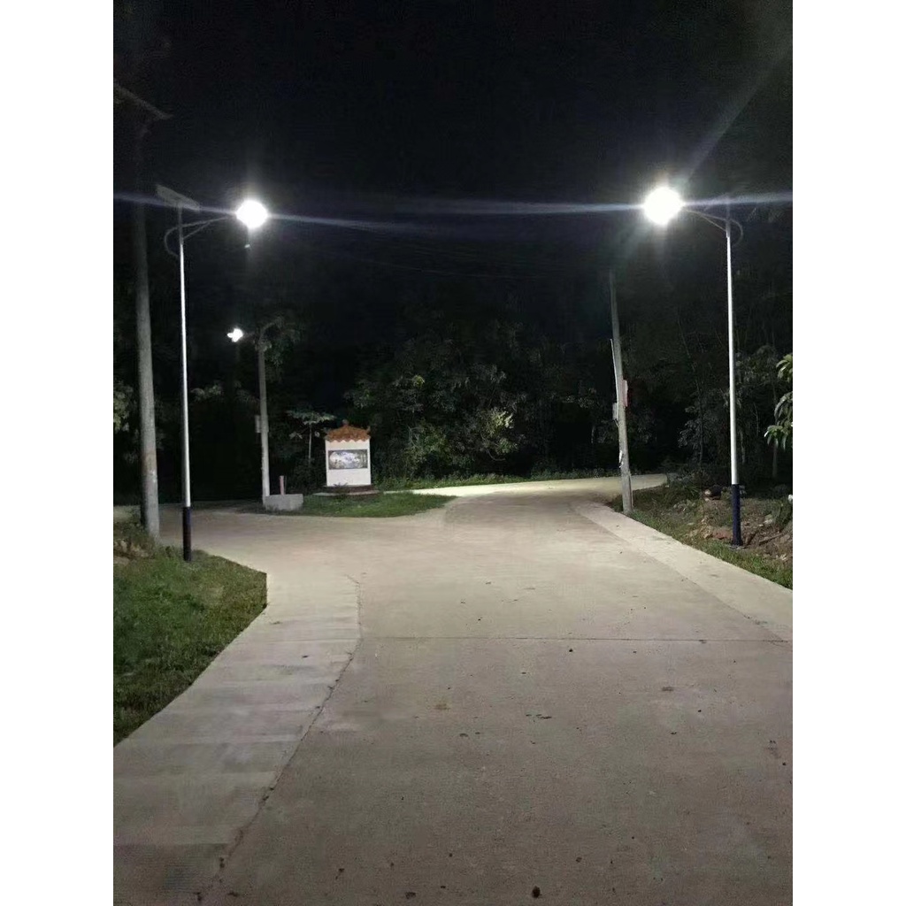 Đèn đường năng lượng mặt trời 300W mẫu mới Khuyến mãi tấm pin 35W pin 64WH