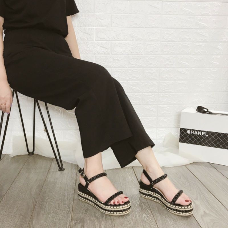Dép đế xuồng louboutjn
