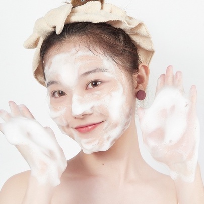 [Hàng mới về] Sữa rửa mặt bùn núi lửa HIH làm sạch kiềm dầu dưỡng ẩm tái tạo làn da loại bỏ mụn đầu đen