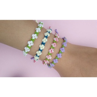 Vòng tay handmade len bện hoa hai màu