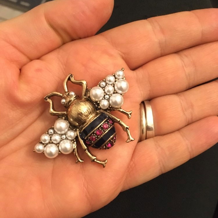 Ghim Cài Áo Hình Chú Ong Đính Ngọc Trai Giả Thời Trang Cho Nữ