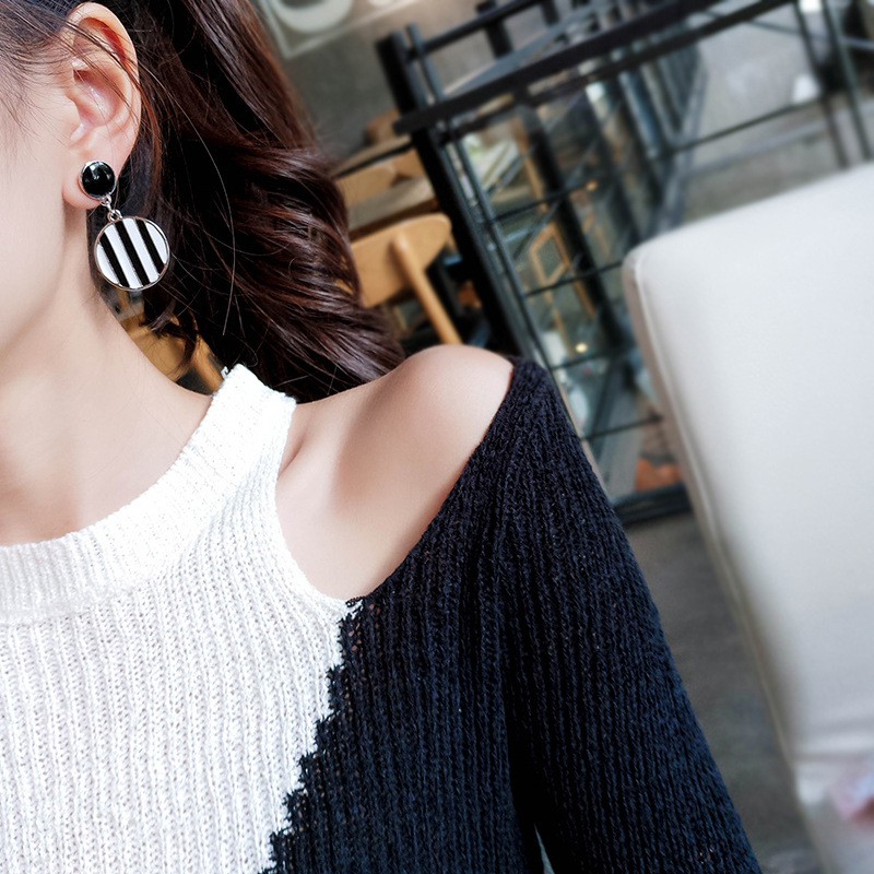 BÔNG TAI TRÒN SỌC TRẮNG ĐEN AH91