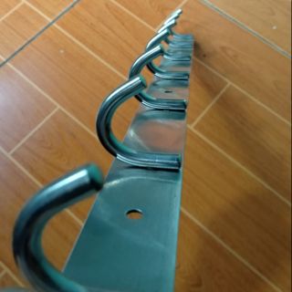 Móc treo quần áo inox đặc 7 mấu tặng full bộ vít nở