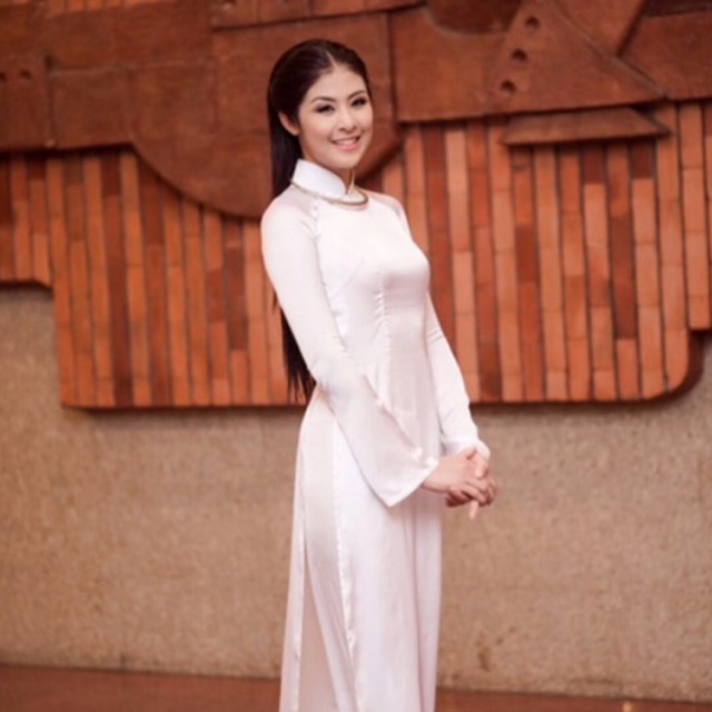 Áo dài lụa bóng-trang phục truyền thống