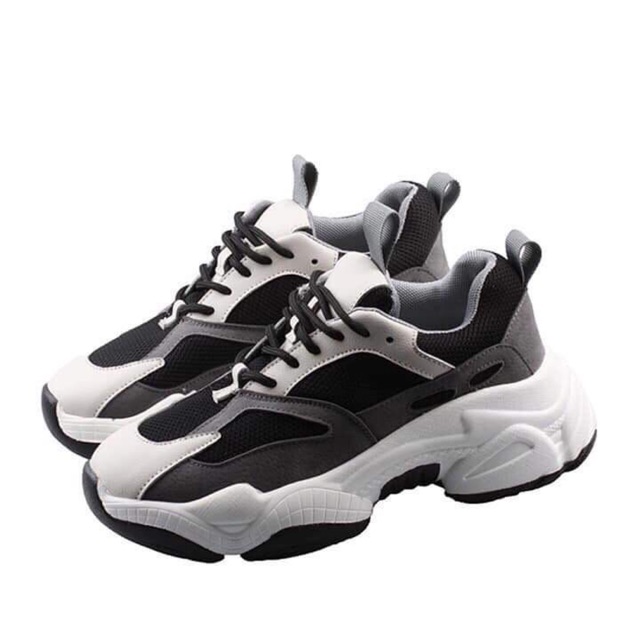 Giày sneakers