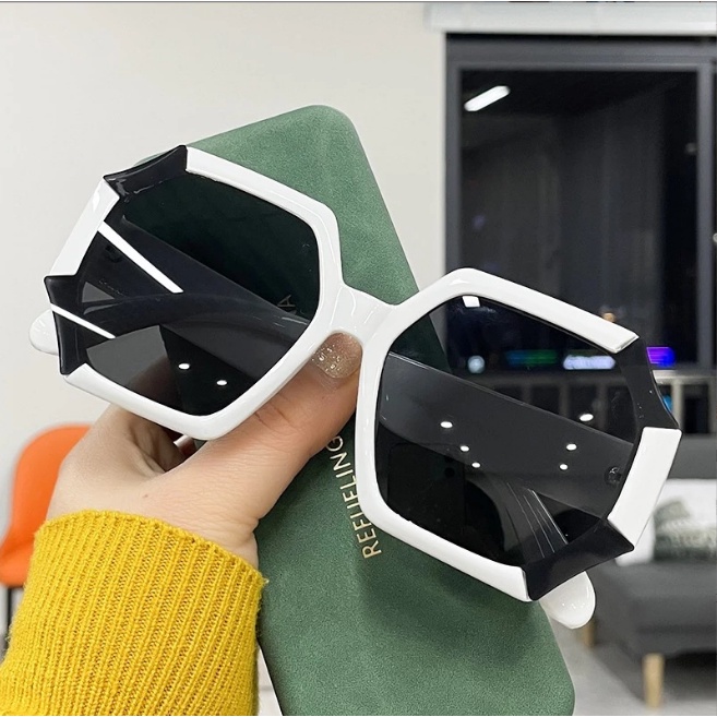 Kính Mát Gọng Vuông Màu Sắc Retro Độc Đáo