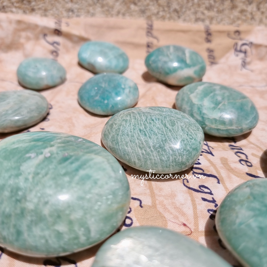 Palm Amazonite (đá Thiên Hà) làm dịu sự lo lắng dùng trong thanh tẩy, Tarot, Reiki, thiền định, phong thủy