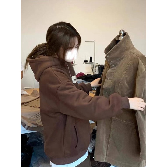 Áo hoodie màu nâu trắng thời trang cho nữ | BigBuy360 - bigbuy360.vn