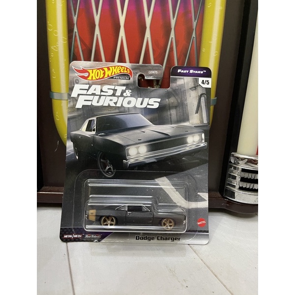 Xe mô hình đồ chơi bánh cao su Hotwheels 1:64 PREMIUM - FAST & FURIOUS - Dodge Charger