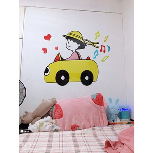 Tranh dán tường mica 3d decor khổ lớn cô bé maruko lái xe trang trí mầm non, phòng cho bé Nhiều Size - EPeBen