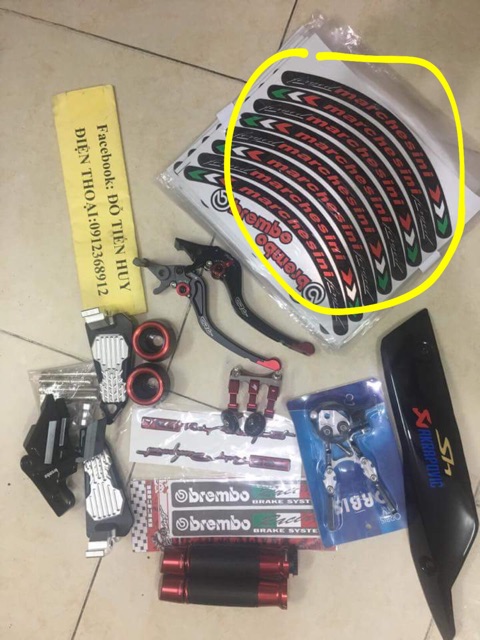 Đôi gù doghouse đỏ