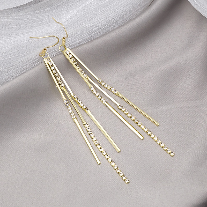 Bông Tai Dài Đính Đá Sang Trọng Dành Cho Nữ