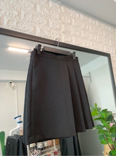 Chân váy vạt xếp ly