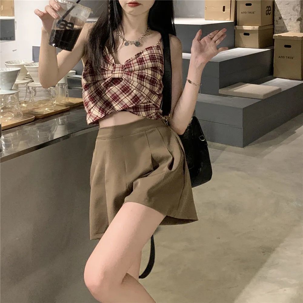 Món Áo Hai Dây + Quần Short Lưng Cao Ống Rộng Xếp Ly Họa Tiết Sọc Ca Rô Thời Trang Mùa Hè Mới Cho Nữ S2021 | BigBuy360 - bigbuy360.vn