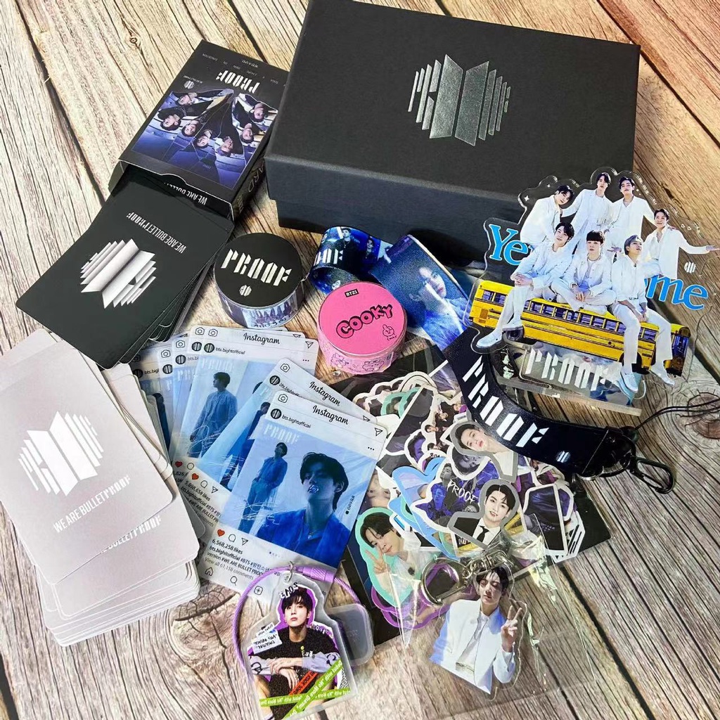 &lt;Proof&gt;Hộp quà tặng hình dán+móc khóa+mô hình đứng album BTS làm quà sinh nhật