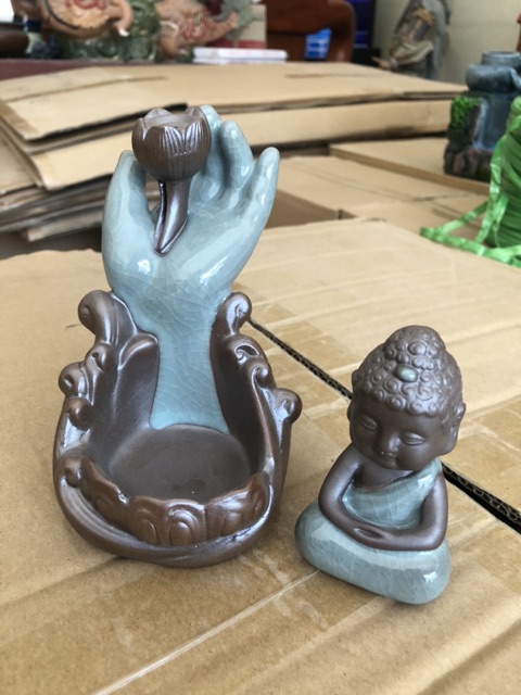 Thác khói trầm hương phật thủ quan âm tặng kèm 10 nụ trầm