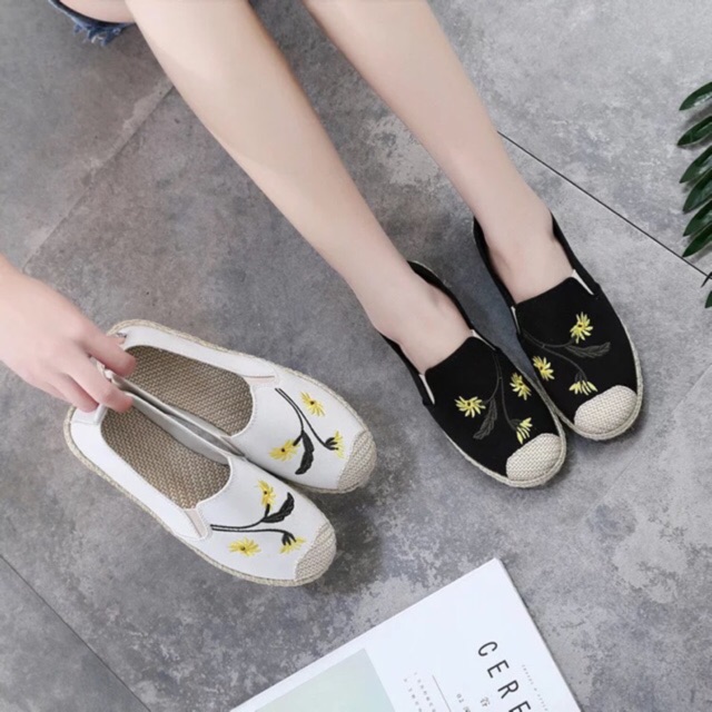 Giày hoa cúc