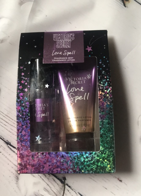 Nước Hoa Set Victoria’S Secret Love Spell (Mist 75Ml & Lotion 75Ml)