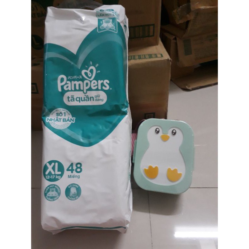 Tặng hộp cơm - tã quần Pampers M60/L54/XL48