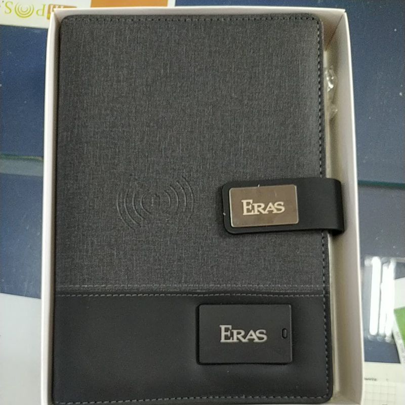 sổ họp A5 kèm sạc dự phòng ( sạc không dây, sạc các loại điện thoại android, iOS)