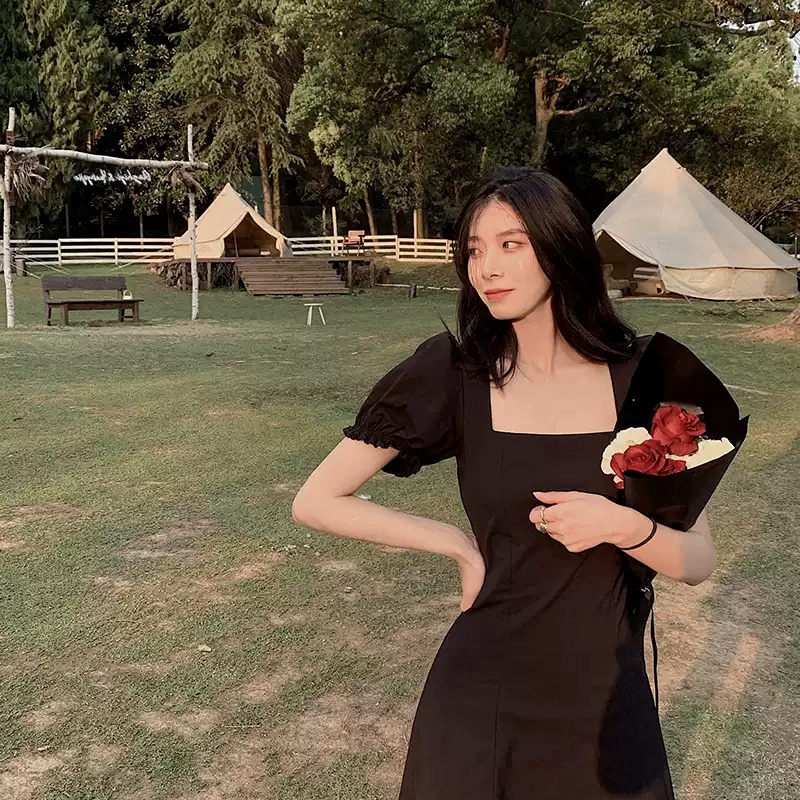 Đầm nữ ngắn tay cổ vuông màu đen ngọt ngào mùa hè kiểu Pháp